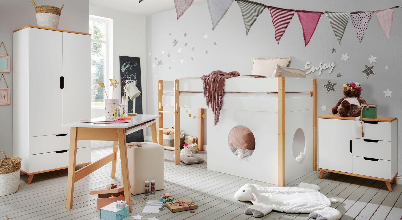 Mini-Hochbett Kids Nordic Grils mit passenden Beimöbeln