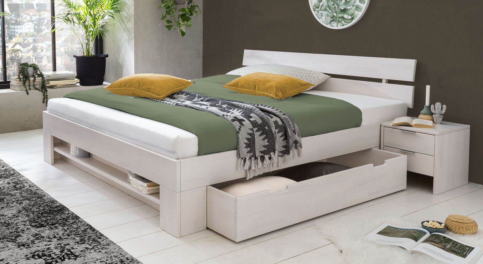 Schubkasten-Bett Valor aus weiß lackierter Kernbuche