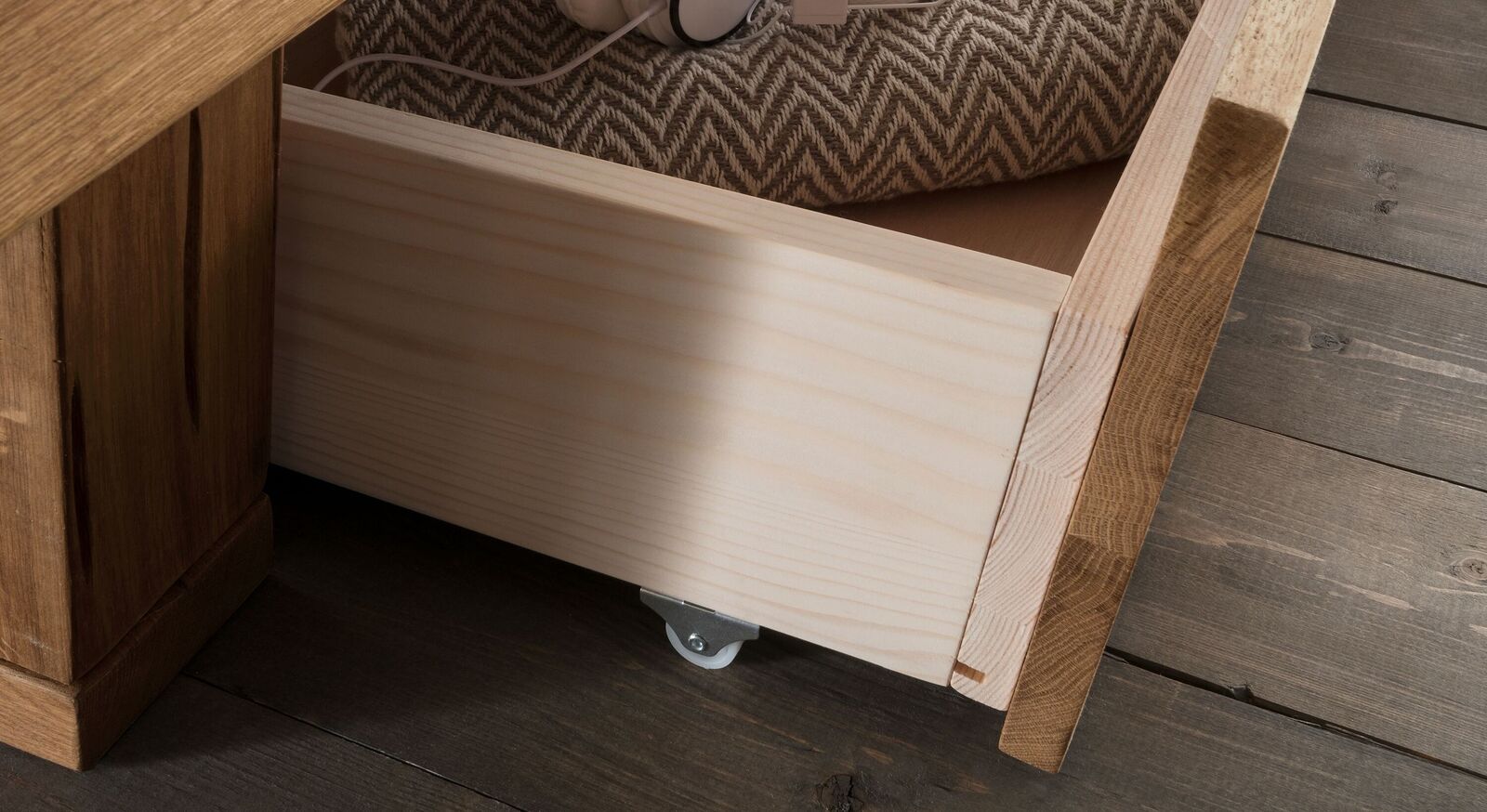 Schubkastenbett mit praktischer Schublade