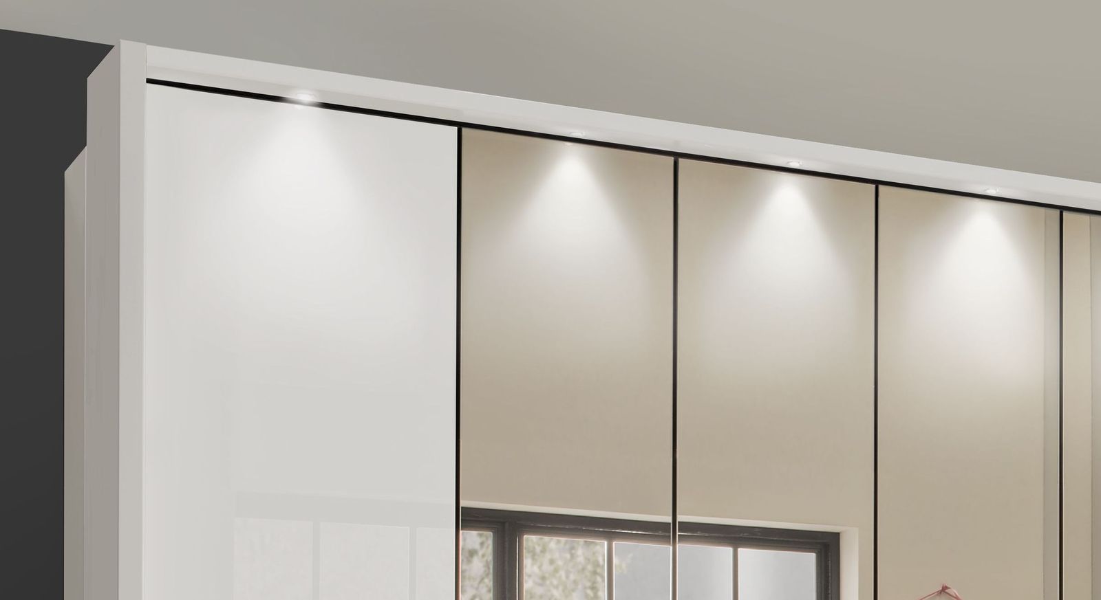 Spiegel-Falttüren-Kleiderschrank Westville mit LED-Spotbeleuchtung