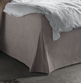 Trendiges Bett Amva aus hellgrauem Webstoff