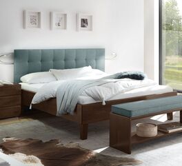 Klassisches Bett Fucino mit Massivholz-Bettrahmen