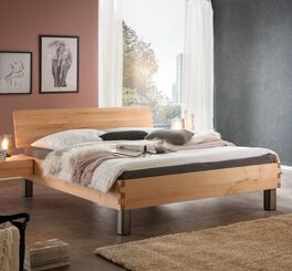 Modernes Bett Valmar aus Wildbuchenholz
