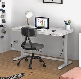 LIFETIME Bürostuhl Sunny und Schreibtisch Rise passend für ein Jugendzimmer