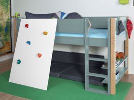 Mini-Hochbett Kids Town Color mit Kletterwand optional auch mit Buchenpfosten erhältlich