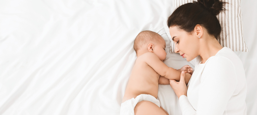 Co-Sleeping im Familienbett - Was spricht für und was gegen das Familienbett?