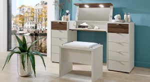 Worauf man bei Frisiertisch bzw. Frisiertoilette oder Schminktisch im Schlafzimmer nach Feng Shui achten sollte