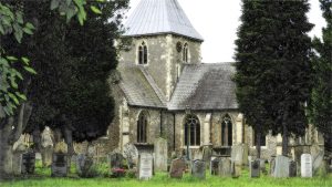 Blickt man vom Schlafzimmer-Fenster aus auf eine Kirche oder einen Friedhof ist das ungünstig (Feng Shui).
