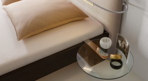 Platzsparender Hänge-Nachttisch - ideal für kleinere Schlafzimmer wie in der Studentenwohnung.