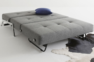 Längsschläfer-Schlafsofas im Vergleich - getestet von Betten.at