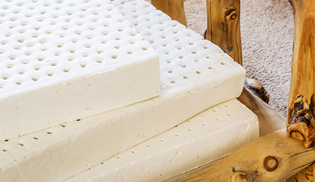 Stapel aus Latexmatratzen