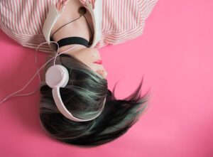 Die richtige Musik für einen erholsamen Schlaf - natürliche Schlafhelfer im Schlafmagazin