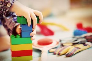 Ordnung spielt im Kinderzimmer nach Feng Shui eine besondere Rolle.