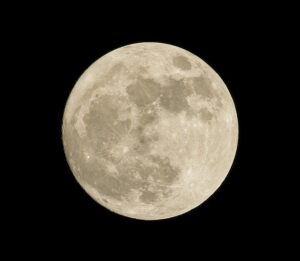 Wirkt sich Vollmond auf unseren Schlaf aus?