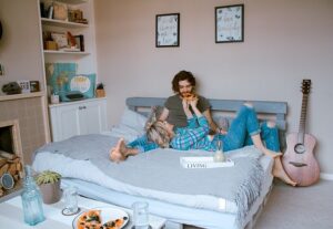 Warum Einzelbetten verbinden? Gründe für ein großes Bett aus zwei Betten