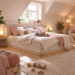 Schlafzimmer mit viel Stauraum