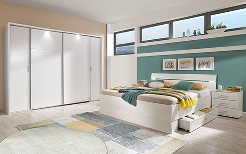 Schlafzimmer mit viel Stauraum